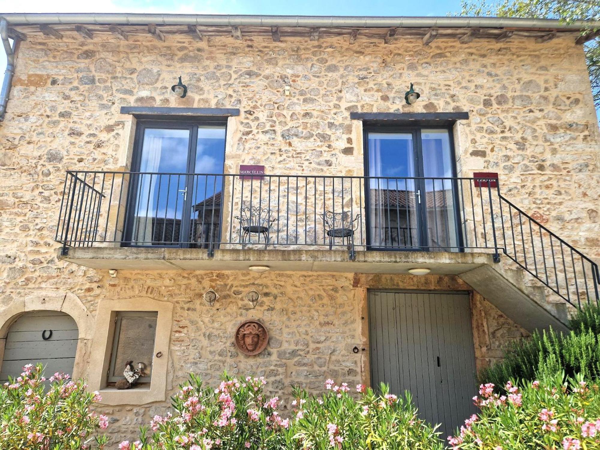 Les Hauts de CLuny Extérieur photo
